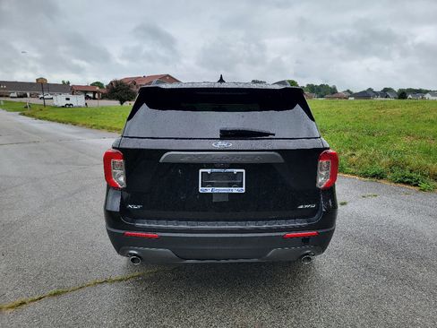 Used 2022 Ford Explorer XLT w/ Equipment Group 202A AWD/4WD image 7