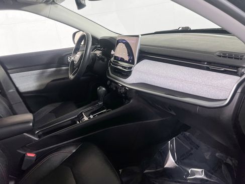 Used 2022 Jeep Compass Latitude image 27