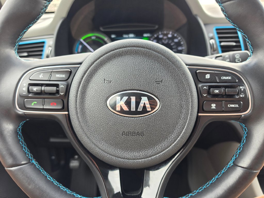 Used 2019 Kia Niro EX Premium FWD image 22