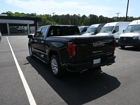 Used 2023 GMC Sierra 1500 Denali w/ Technology Package AWD/4WD image 4