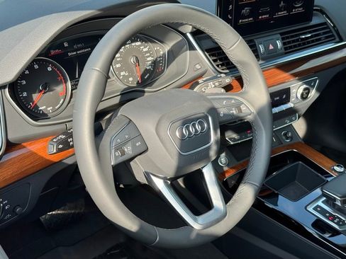 Used 2023 Audi Q5 2.0T Premium w/ Convenience Package image 21