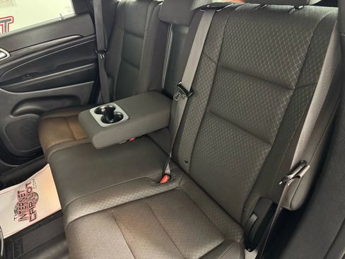 Used 2021 Jeep Grand Cherokee Laredo image 35