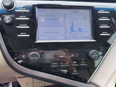 Used 2018 Toyota Camry XLE FWD image 23