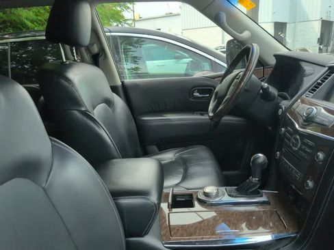 Used 2017 INFINITI QX80 4WD image 3