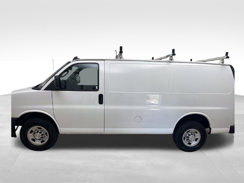 Used 2023 Chevrolet Express 2500 w/ Driver Convenience Package RWD image 2