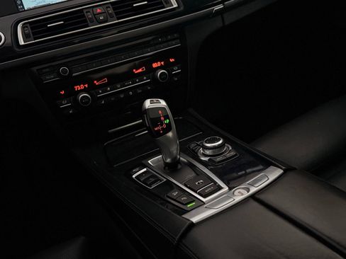 Used 2010 BMW 750Li xDrive image 34