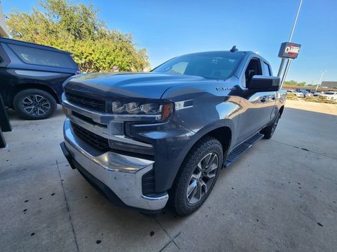 Used 2020 Chevrolet Silverado 1500 LT RWD image 3