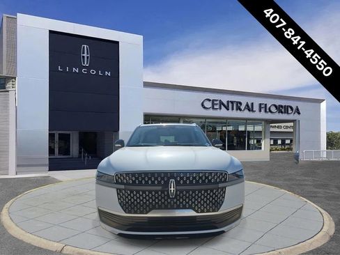 New 2026 Lincoln Navigator L Reserve AWD/4WD image 2