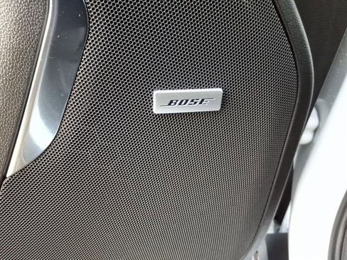 Used 2023 GMC Yukon SLT image 30