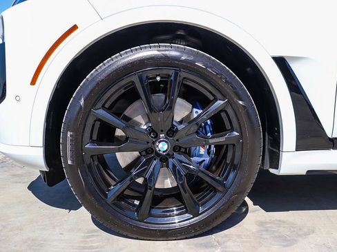 Certified 2025 BMW X7 M60i AWD/4WD image 14