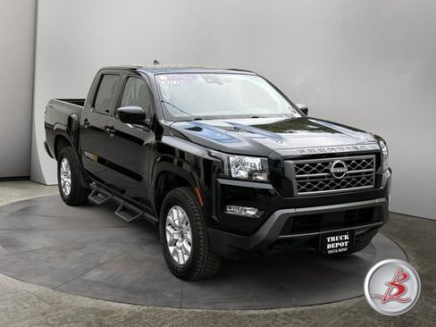 Used 2022 Nissan Frontier SV AWD/4WD image 1