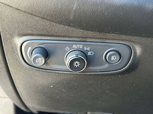 Used 2021 Chevrolet Equinox Premier AWD/4WD image 21