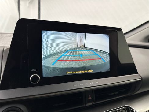 Used 2024 Toyota Prius LE image 28