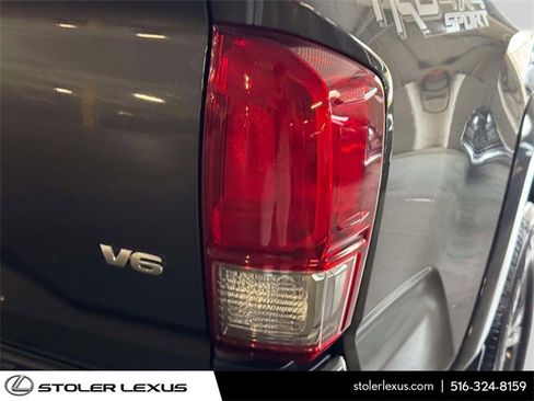 Used 2017 Toyota Tacoma SR5 image 12