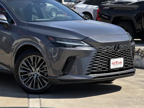 Used 2023 Lexus RX 350 w/ Luxury Package image 2