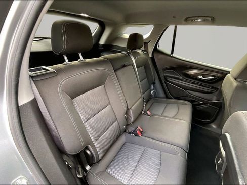 Used 2024 GMC Terrain SLE image 28