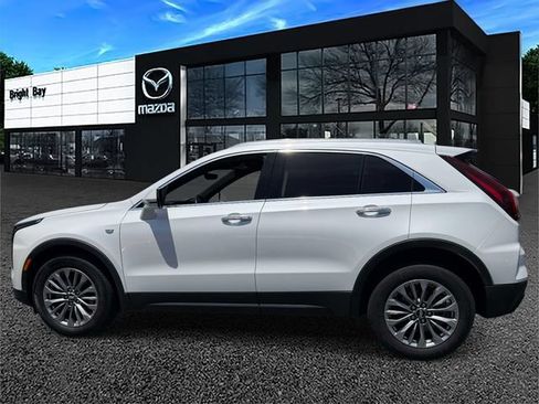 Used 2024 Cadillac XT4 Premium Luxury w/ Technology Package AWD/4WD image 3