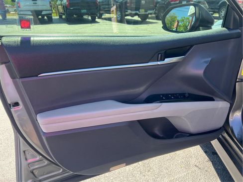 Used 2019 Toyota Camry LE image 14