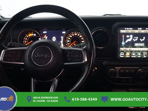 Used 2022 Jeep Wrangler Unlimited Sahara AWD/4WD image 5