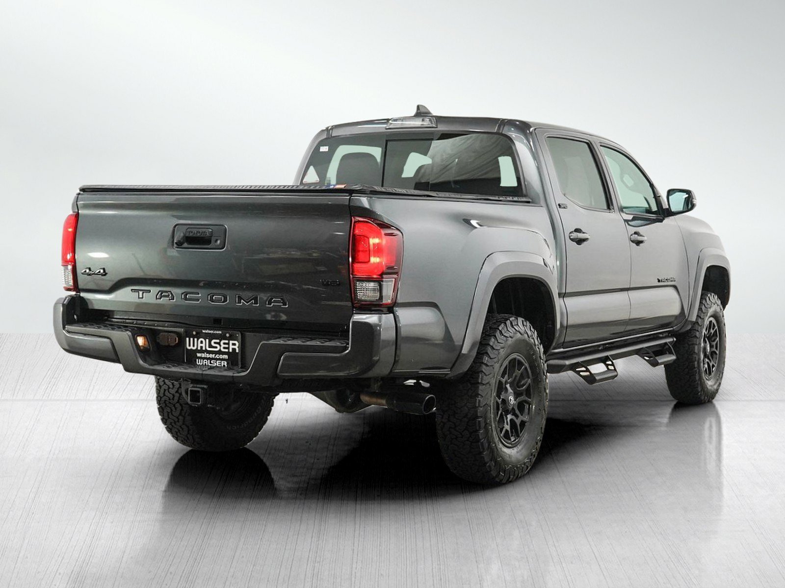 Used 2021 Toyota Tacoma SR5 w/ Technology Package AWD/4WD image 5