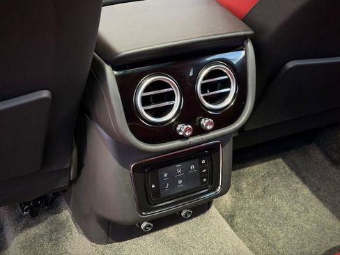Used 2019 Bentley Bentayga AWD/4WD image 23