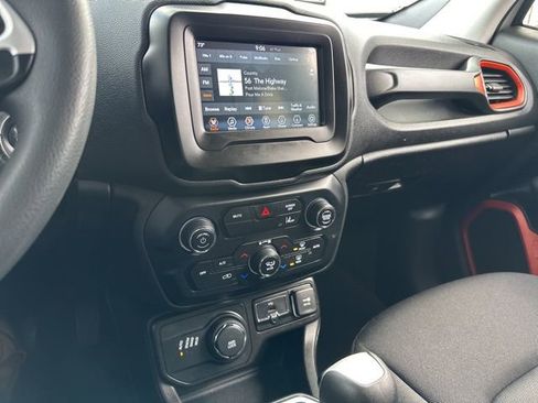 Used 2021 Jeep Renegade Sport image 42