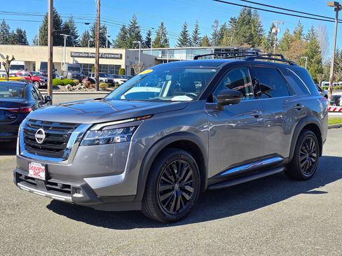 Used 2023 Nissan Pathfinder Platinum w/ Lighting Package (N93) AWD/4WD image 3