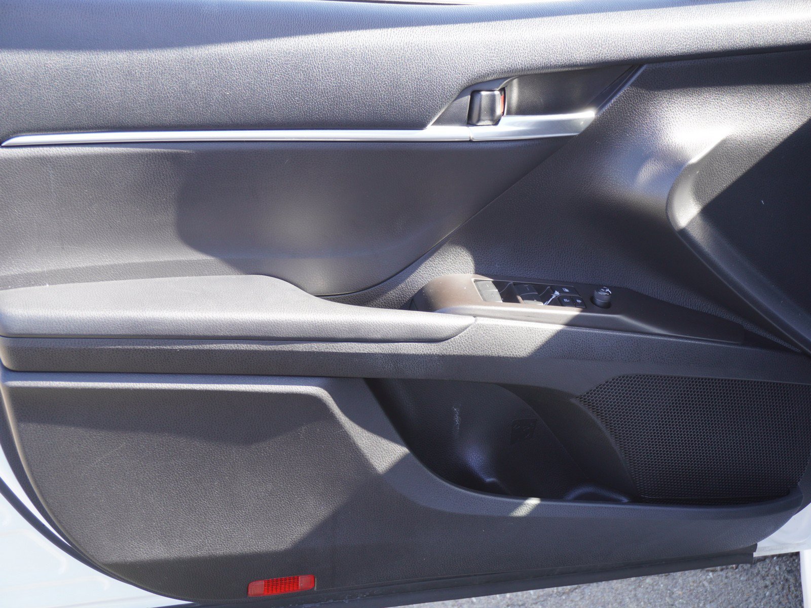Used 2023 Toyota Camry SE FWD image 16