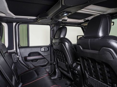 Used 2018 Jeep Wrangler Unlimited Rubicon AWD/4WD image 16