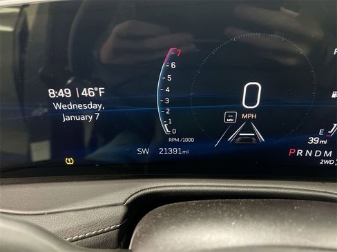 Used 2024 Cadillac XT4 Premium Luxury image 13