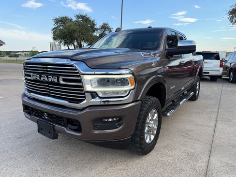 Used 2021 RAM 2500 Laramie AWD/4WD image 3