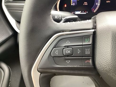 New 2025 Jeep Grand Cherokee Altitude image 31