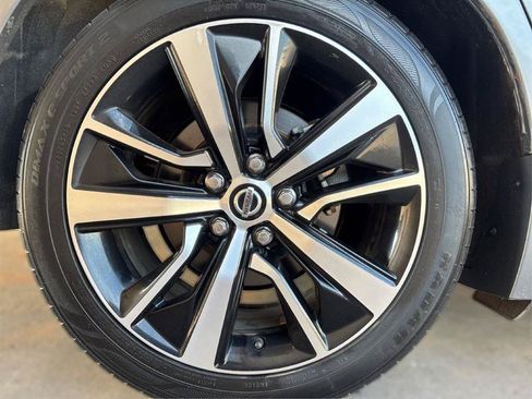 Used 2021 Nissan Maxima 3.5 SV w/ Floor Mat Group FWD image 21