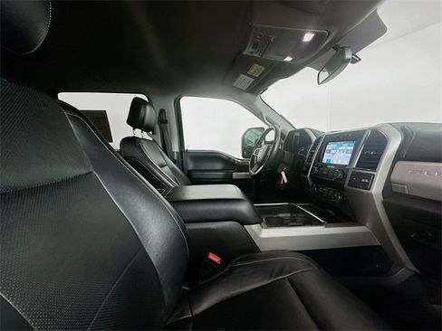 Used 2018 Ford F250 Lariat w/ Chrome Package image 29