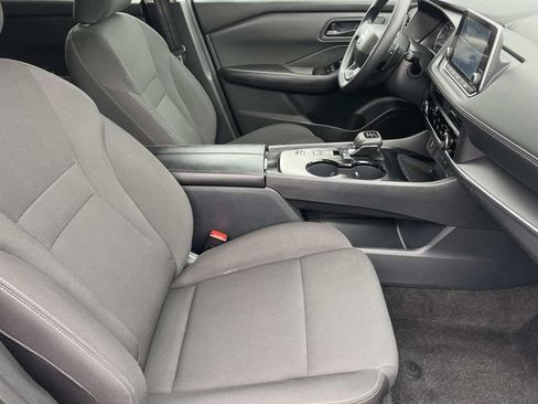 Used 2025 Nissan Rogue S FWD image 34