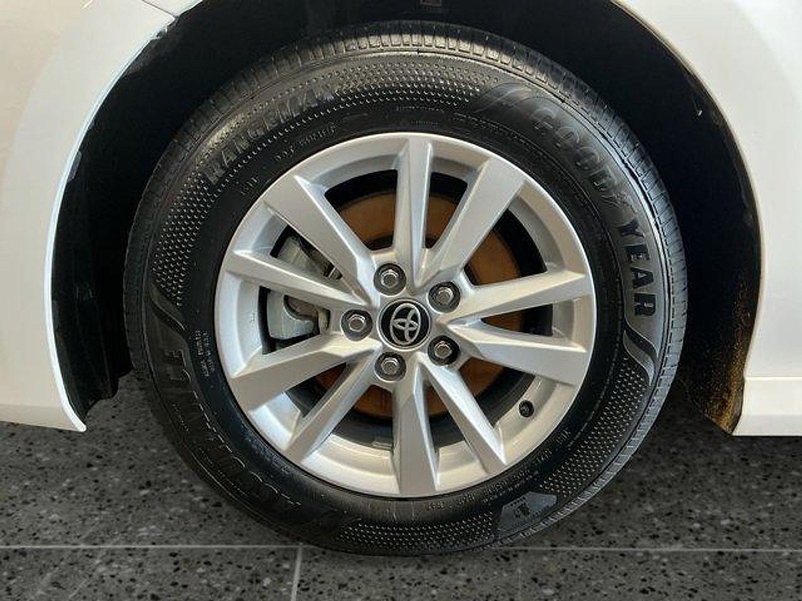 Certified 2025 Toyota Camry LE AWD/4WD image 14