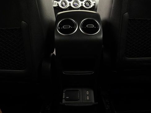 Used 2025 Mercedes-Benz GLA 250 image 14
