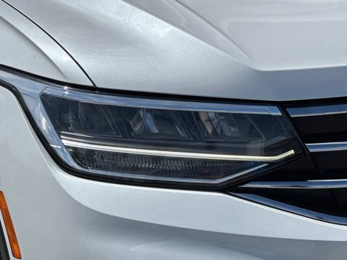 Used 2023 Volkswagen Tiguan SE FWD image 10