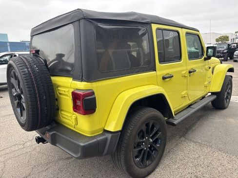 Used 2023 Jeep Wrangler Unlimited Sahara w/ Cold Weather Group AWD/4WD image 5