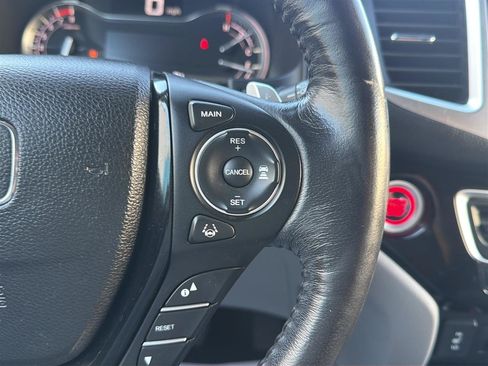 Used 2018 Honda Pilot Touring image 28