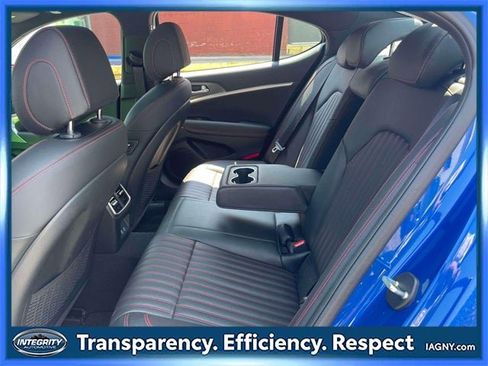 Used 2025 Genesis G70 2.5T w/ Sport Prestige Package image 12