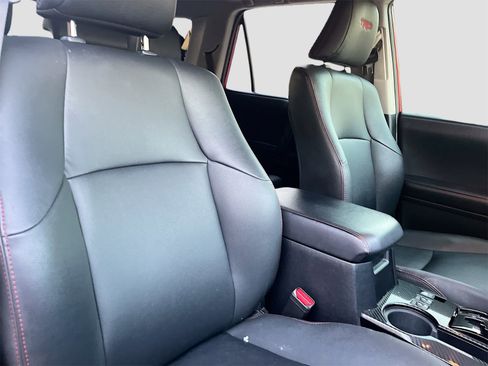 Used 2019 Toyota 4Runner TRD Off-Road Premium image 28