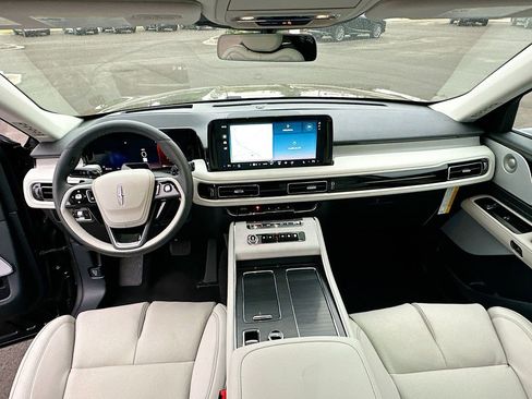 New 2026 Lincoln Aviator Reserve AWD/4WD image 3