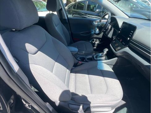 Used 2022 Hyundai Ioniq SE FWD image 10