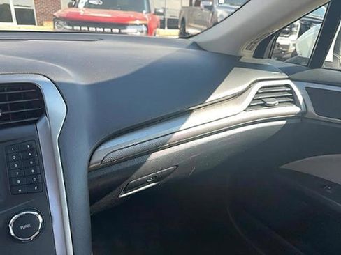Used 2020 Ford Fusion S FWD image 15