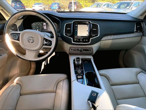 Used 2021 Volvo XC90 T8 Inscription w/ Lounge Package image 16