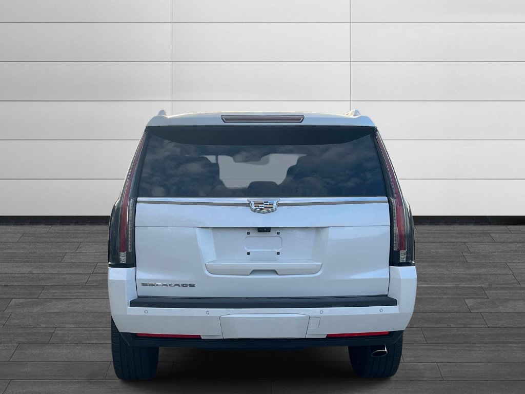 Used 2017 Cadillac Escalade Luxury AWD/4WD image 4