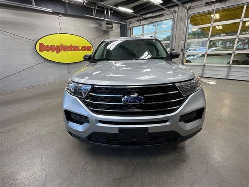 Used 2020 Ford Explorer XLT w/ Class III Trailer Tow Package image 8