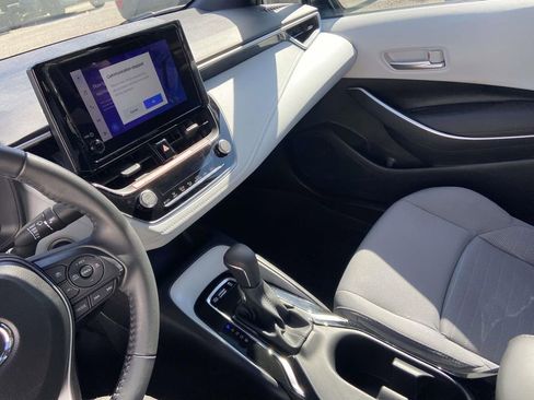 Used 2025 Toyota Corolla SE image 23