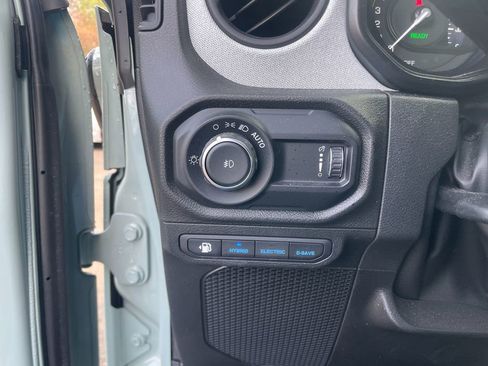 Used 2024 Jeep Wrangler Sport S w/ Convenience Group image 14